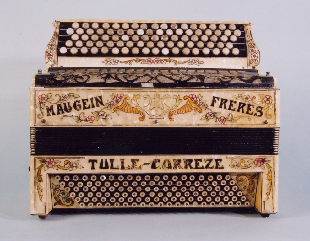 ancien accordeon maugein